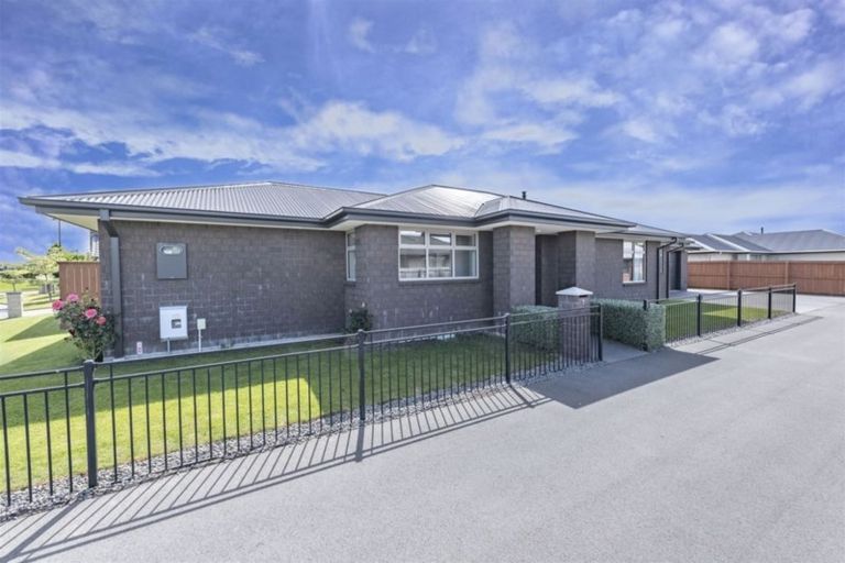 Photo of property in 7 Carradale Avenue, Broomfield, Christchurch, 8042