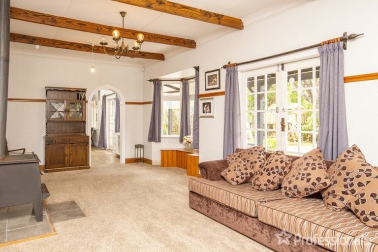 Photo of property in 12 Wallace Street, Featherston, 5710