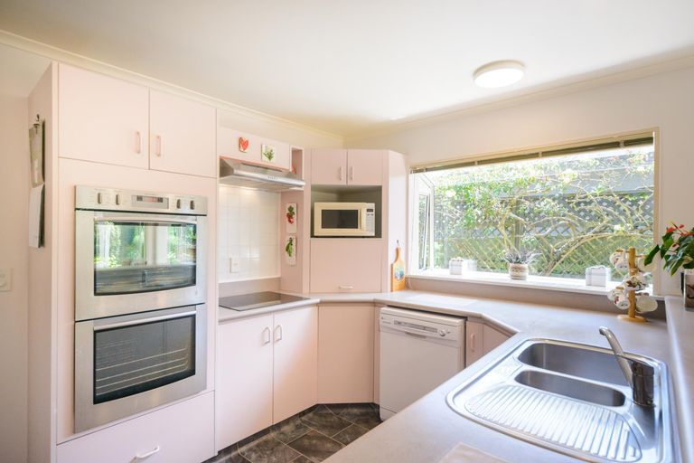 Photo of property in 3 The Glen, Hokowhitu, Palmerston North, 4410