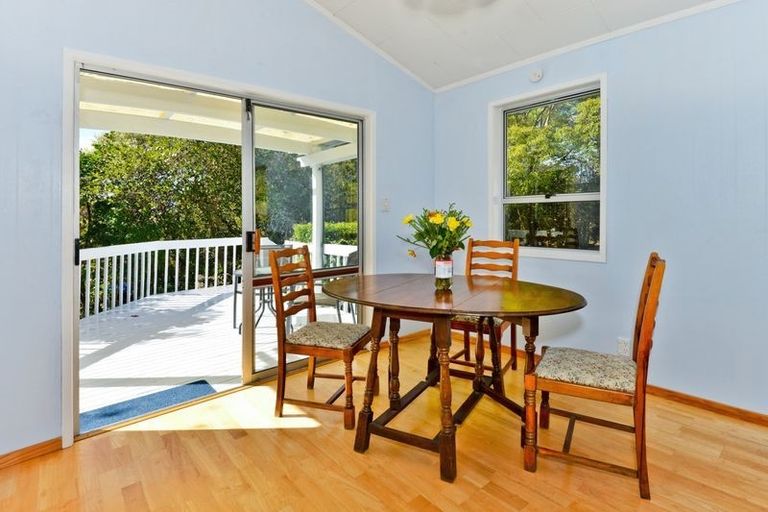 Photo of property in 6 Malters Place, Browns Bay, Auckland, 0630