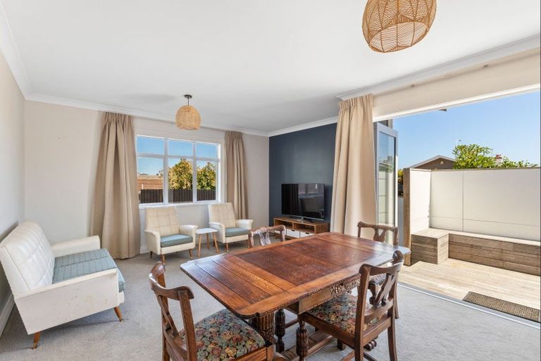 Photo of property in 130 Vivian Street, New Plymouth, 4310
