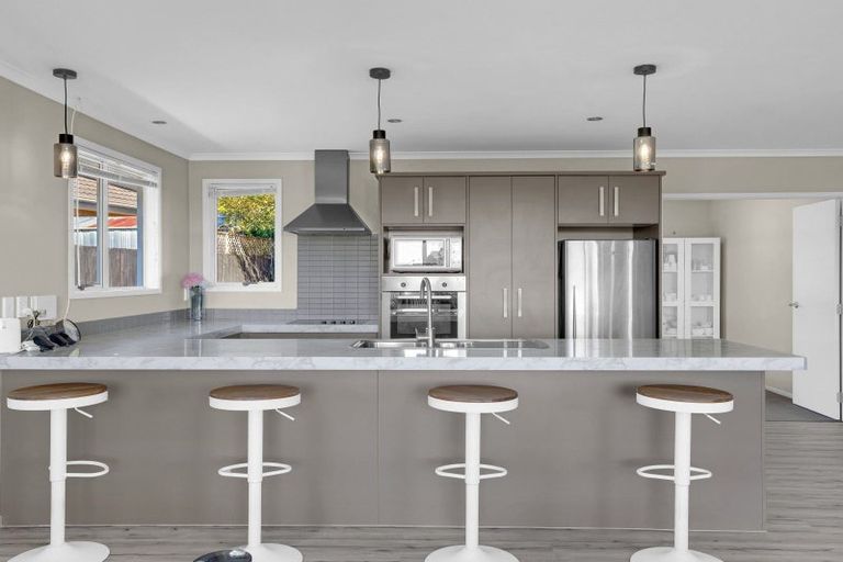 Photo of property in 6 Raddington Way, Huntington, Hamilton, 3210