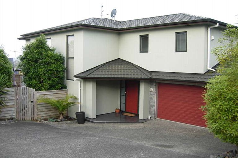 Photo of property in 138a Luckens Road, West Harbour, Auckland, 0618