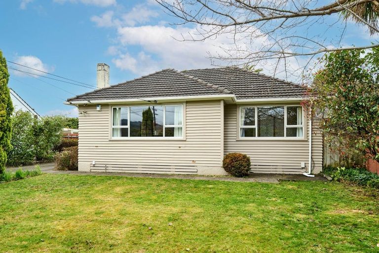 Photo of property in 4 Routley Crescent, Elderslea, Upper Hutt, 5018