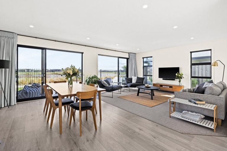 Photo of property in 11 Hurunui Drive, Te Awa, Napier, 4110