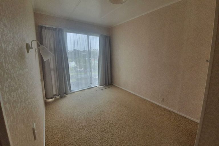 Photo of property in 1 Endeavour Street, Marfell, New Plymouth, 4310