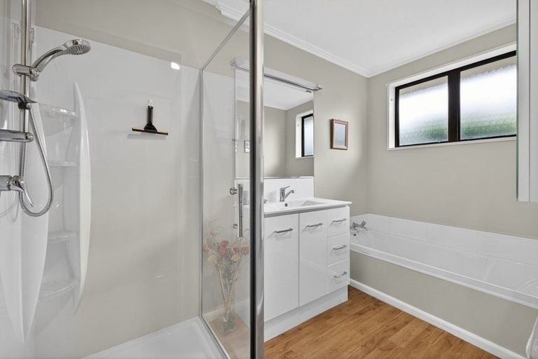 Photo of property in 2/58a Daniels Road, Redwood, Christchurch, 8051