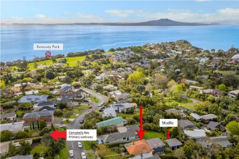 Photo of property in 26 Peter Terrace, Castor Bay, Auckland, 0620