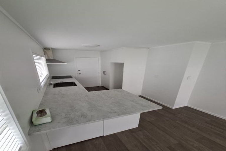 Photo of property in 30 Faith Bullock Place, New Lynn, Auckland, 0600