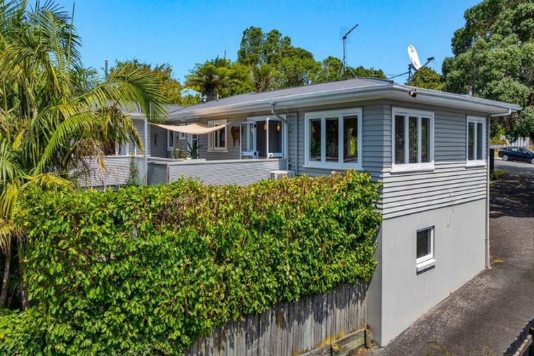 Photo of property in 1/73 Birkdale Road, Birkdale, Auckland, 0626