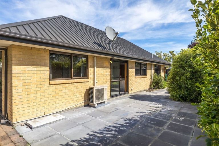Photo of property in 2/193 Weston Road, St Albans, Christchurch, 8052