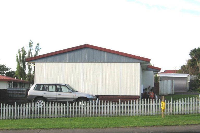 Photo of property in 82 Parrs Cross Road, Henderson, Auckland, 0612