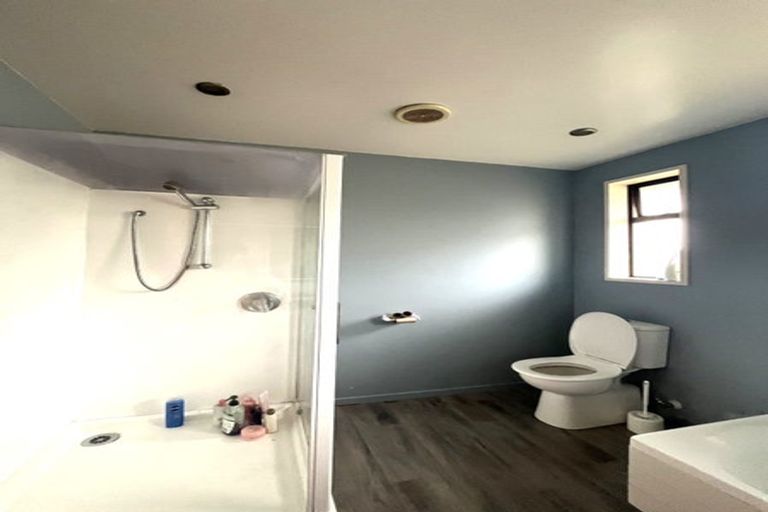 Photo of property in 1/2 Lodge Place, Ilam, Christchurch, 8041