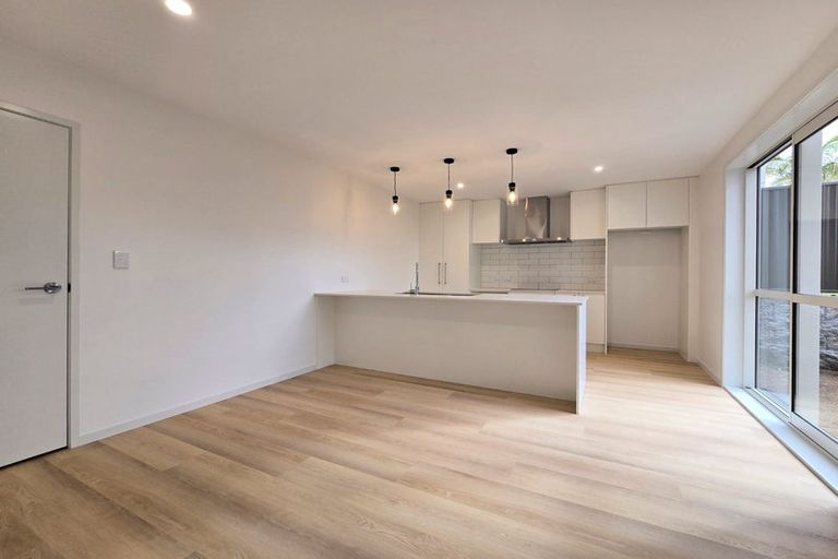 Photo of property in 16 Reiman Street, New Lynn, Auckland, 0600