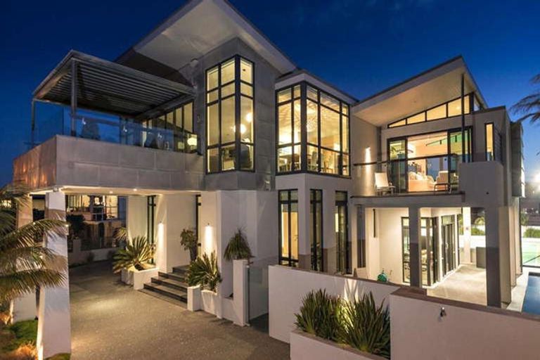 Photo of property in 92 Marine Parade, Mount Maunganui, 3116