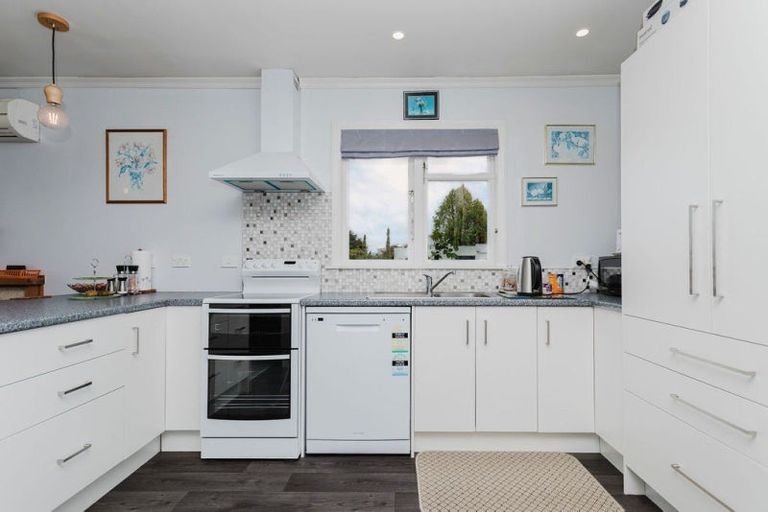 Photo of property in 68 Miller Street, Dannevirke, 4930