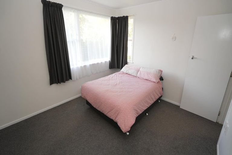 Photo of property in 19 Rhodes Drive, Kelvin Grove, Palmerston North, 4414