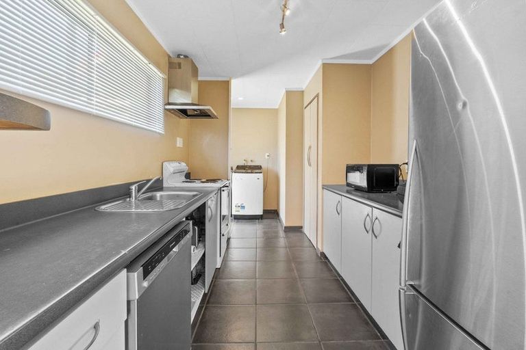 Photo of property in 9b Lyn Grove, Papamoa Beach, Papamoa, 3118