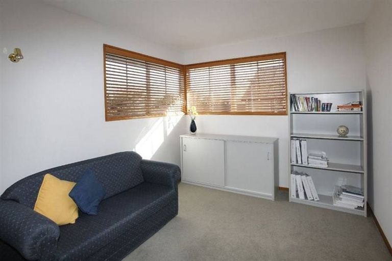 Photo of property in 6 Pasadena Place, Harewood, Christchurch, 8051