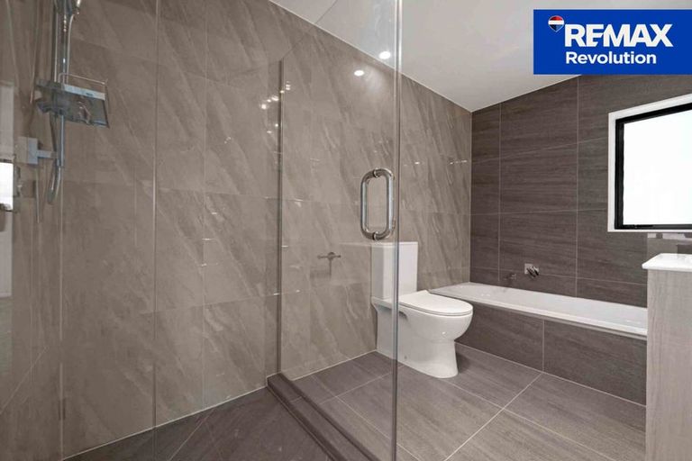 Photo of property in 21b Blanes Road, Weymouth, Auckland, 2103