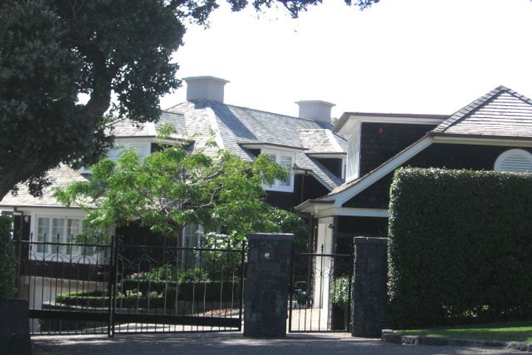 Photo of property in 45 Churchill Road, Murrays Bay, Auckland, 0630