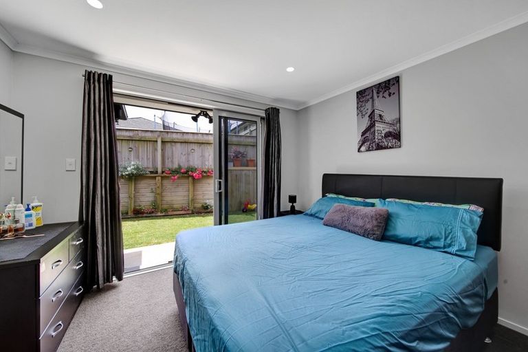 Photo of property in 8 Garrett Drive, Whalers Gate, New Plymouth, 4310