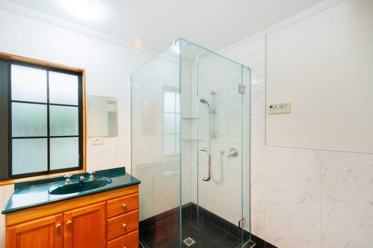 Photo of property in 11 Woodgate Court, Fitzherbert, Palmerston North, 4410