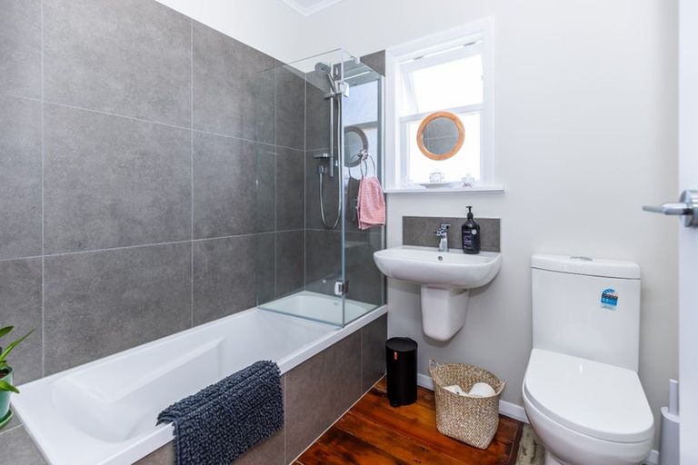 Photo of property in 52 Storey Avenue, Forest Lake, Hamilton, 3200