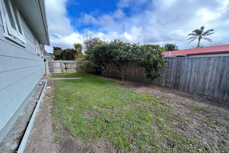 Photo of property in 14 Laurie Street, Red Beach, 0932
