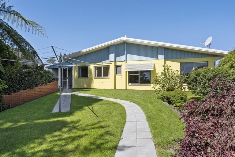 Photo of property in 102 Awanui Street, Merrilands, New Plymouth, 4312