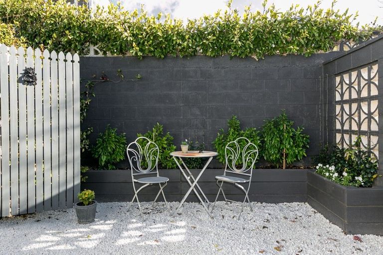 Photo of property in 47 Napier Terrace, Hospital Hill, Napier, 4110