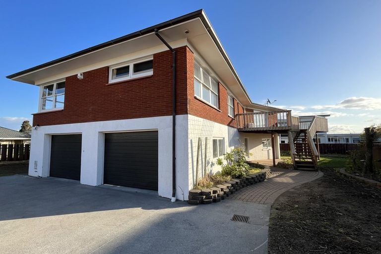 Photo of property in 17a Gulf Crest, Bucklands Beach, Auckland, 2012