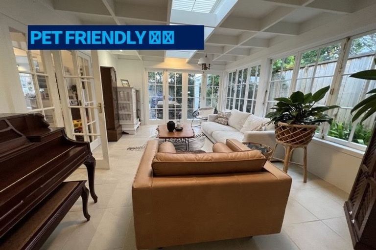 Photo of property in 2/40a Norwood Road, Bayswater, Auckland, 0622