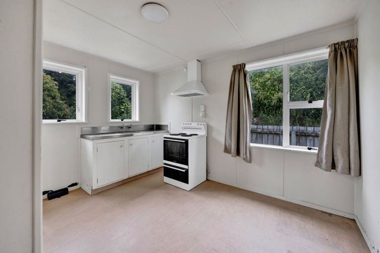 Photo of property in 6 Mill Road, New Plymouth, 4310