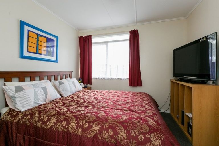 Photo of property in 13 Upham Street, Havelock North, 4130