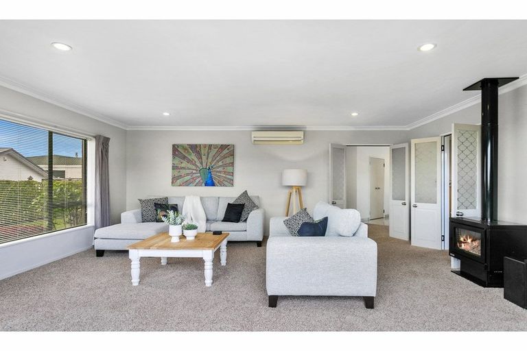 Photo of property in 2/77 Harvey Street, Waipahihi, Taupo, 3330