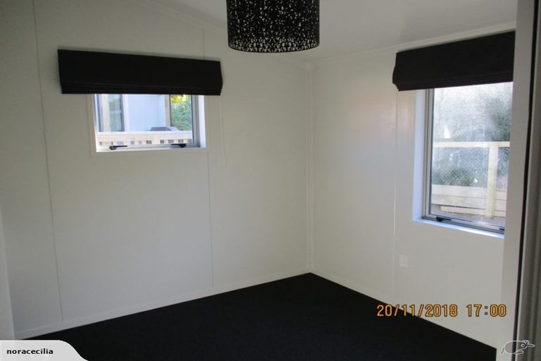 Photo of property in 33a Bracken Road, Paparangi, Wellington, 6037