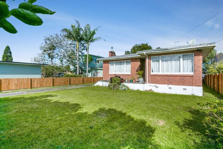 Photo of property in 4 River Road, Te Atatu Peninsula, Auckland, 0610