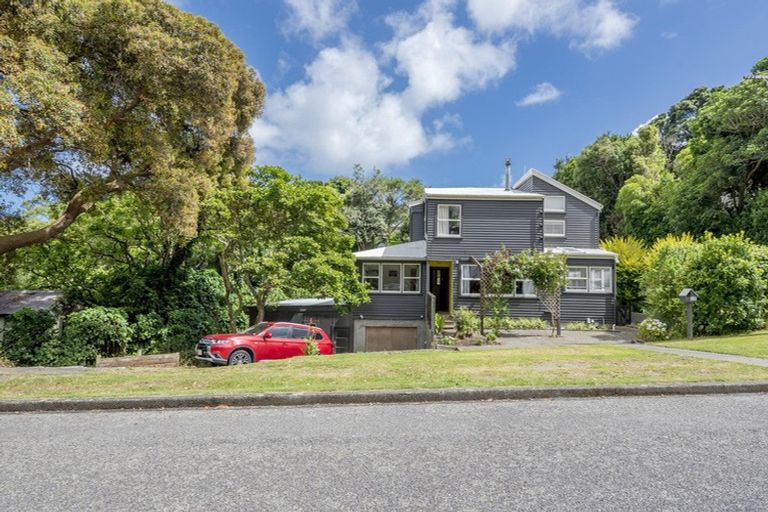 Photo of property in 57 Tilley Road, Paekakariki, 5034