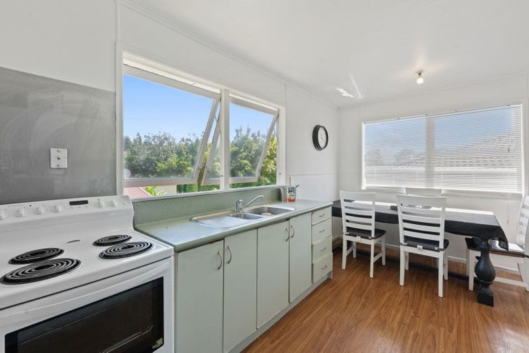 Photo of property in 6 Kirby Street, Glendene, Auckland, 0602