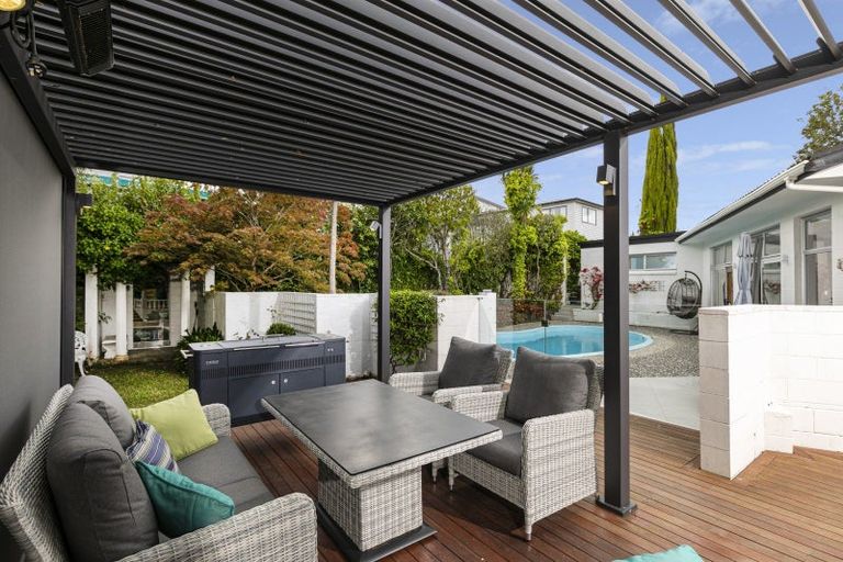 Photo of property in 23 Gordon Avenue, Forrest Hill, Auckland, 0620