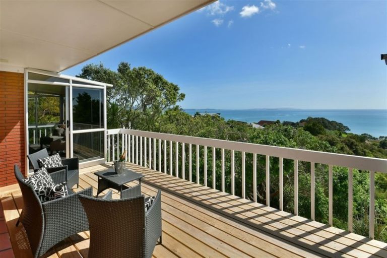 Photo of property in 252 Whangaparaoa Road, Red Beach, 0932