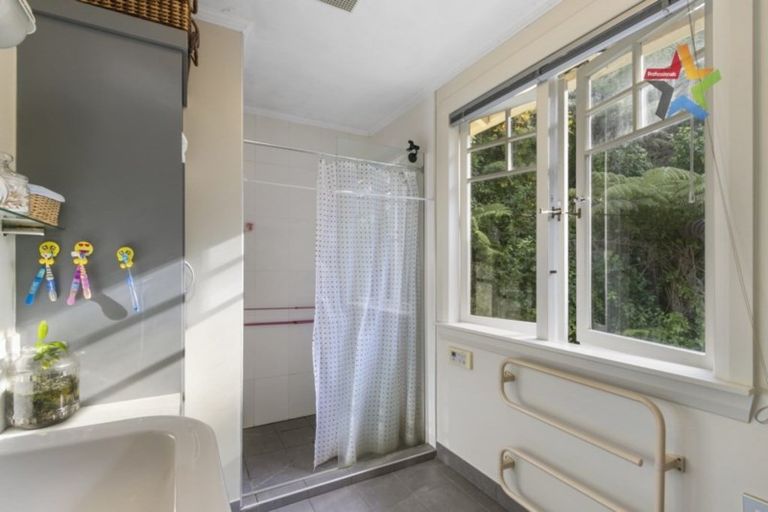 Photo of property in 30 Waitohu Road, York Bay, Lower Hutt, 5013