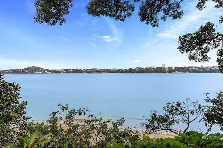 Photo of property in 17 Norwood Road, Bayswater, Auckland, 0622