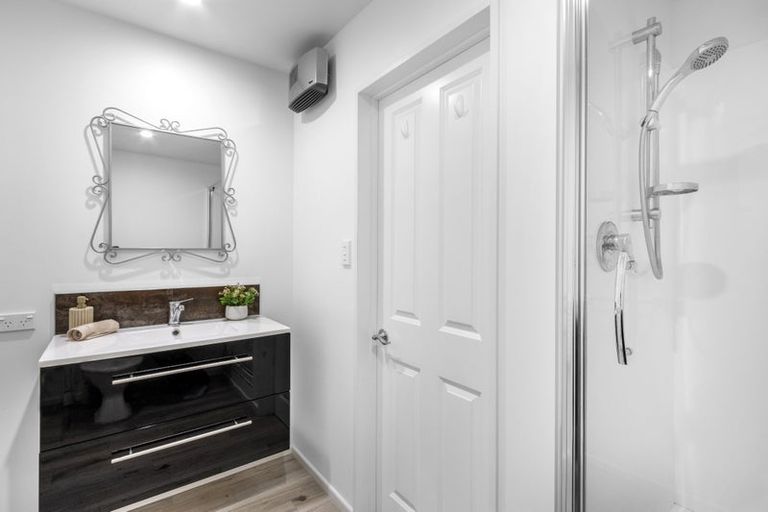 Photo of property in 214 Dyers Pass Road, Cashmere, Christchurch, 8022