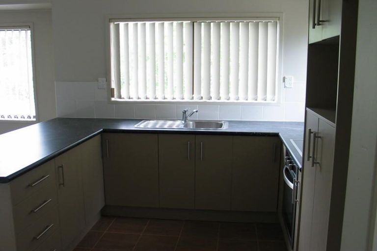 Photo of property in 8 Kayle Glen, West Harbour, Auckland, 0618