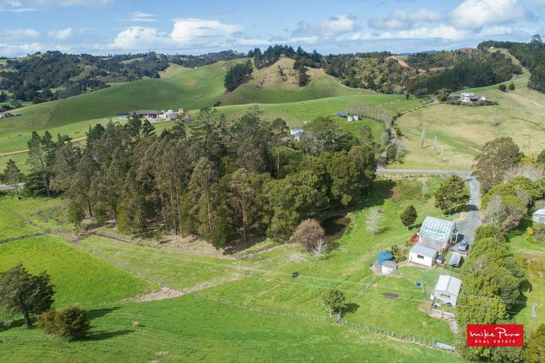 Photo of property in 307 Whananaki North Road, Opuawhanga, Hikurangi, 0181