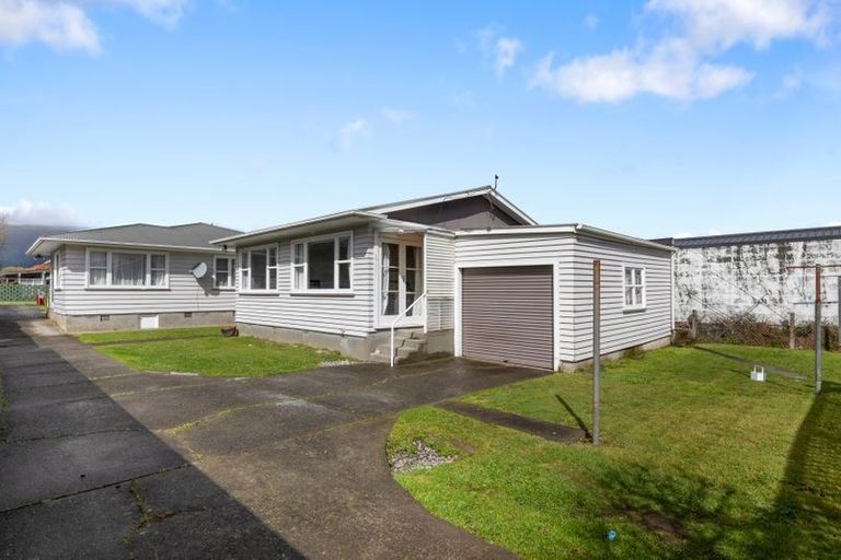 Photo of property in 11a Barsi Grove, Avalon, Lower Hutt, 5011