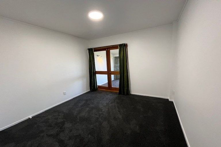 Photo of property in 24 Hurstbourn Priors, Goodwood Heights, Auckland, 2105
