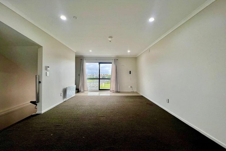 Photo of property in 6/8 Kerrs Road, Wiri, Auckland, 2104